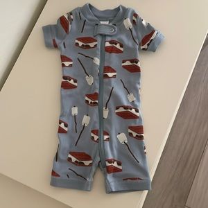 Hanna Andersson s’mores infant onesie